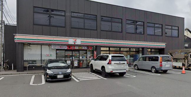 近くのセブンイレブン 横浜鳥浜町南店まで708m(徒歩9分)