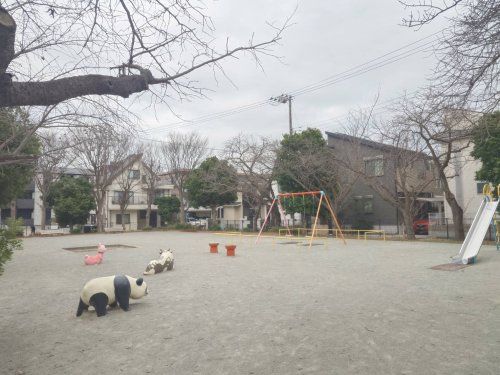 近くの佐原4丁目第2公園まで630m(徒歩8分)