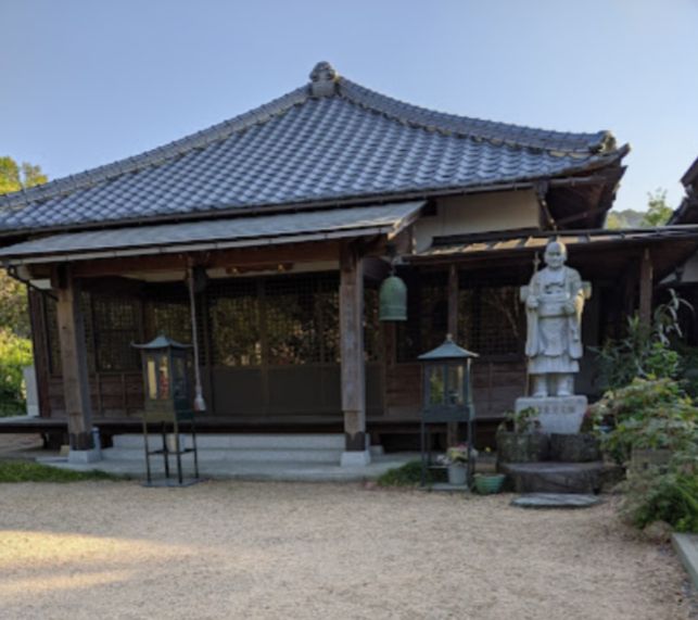 近くの医光寺まで224m（徒歩3分）
