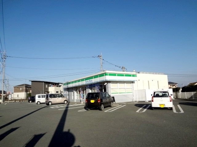 近くのファミリーマート 合志黒石原店まで2,460m(徒歩31分)