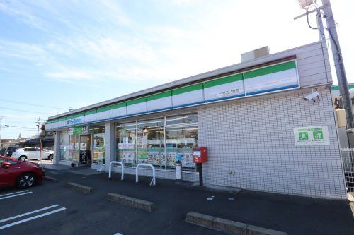 近くのファミリーマート 一宮玉ノ井店まで1,163m(徒歩15分)
