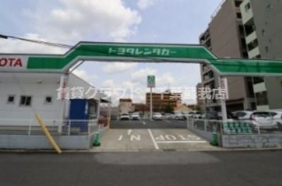 近くのトヨタレンタリース 蘇我駅前店まで100m（徒歩2分）