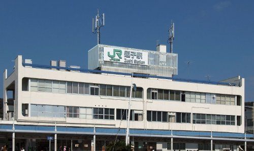 近くの逗子まで953m（徒歩12分）
