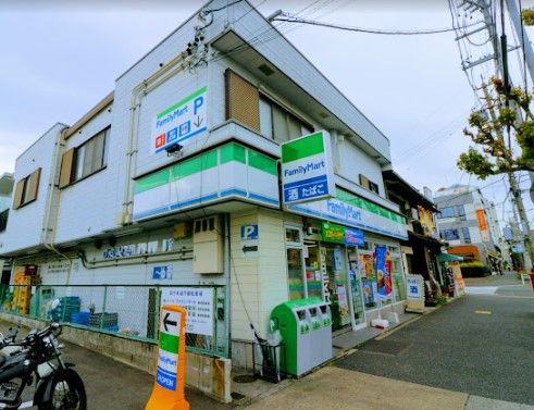 近くのファミリーマート 田代本通店まで441m（徒歩6分）