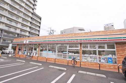 近くのセブンイレブンまで898m（徒歩12分）