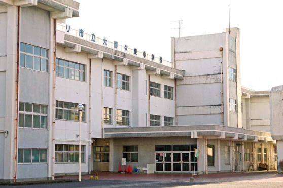 近くのみどり市立大間々東小学校まで205m(徒歩3分)