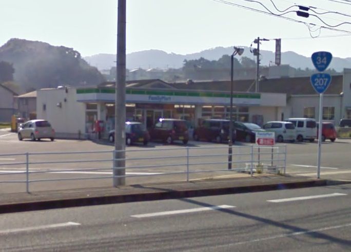 近くのファミリーマート 諫早久山店まで623m（徒歩8分）