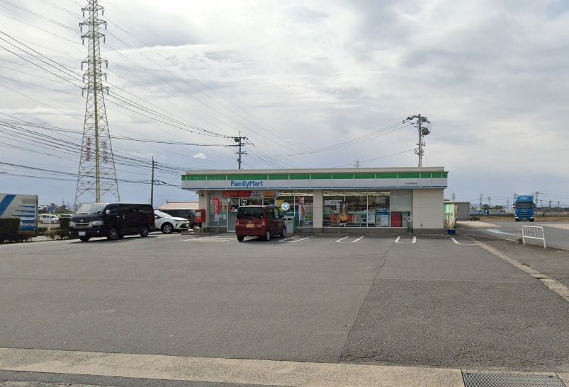近くのファミリーマート大村松原本町店まで886m(徒歩12分)