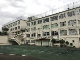 近くの目黒区立 第十一中学校まで312m(徒歩4分)