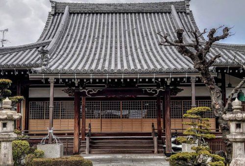 近くの善徳寺まで708m（徒歩9分）