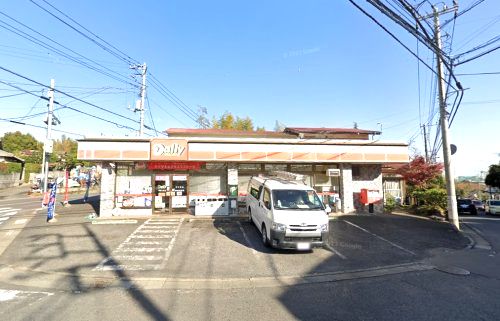 近くのコンビニまで200m（徒歩3分）