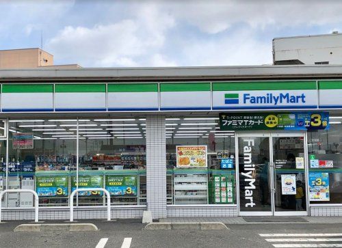 近くのファミリーマート岡山岡南町店まで412m（徒歩6分）