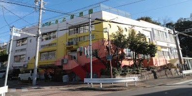 近くのやまさと保育園まで877m（徒歩11分）