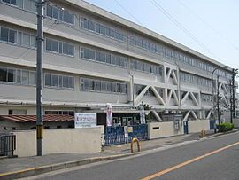 近くの寝屋川市立木田小学校まで264m(徒歩4分)