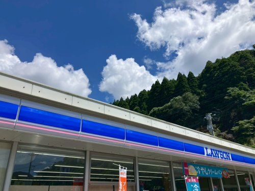 近くのローソン伊集院大田店まで1,880m（徒歩24分）