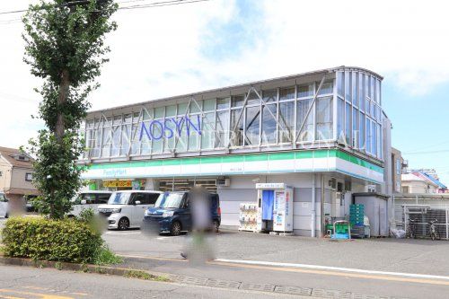 近くのコンビニまで2,098m（徒歩27分）