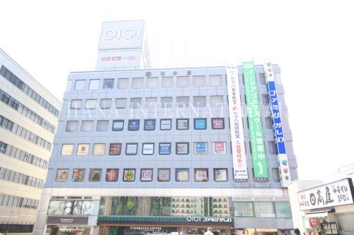 近くの柏マルイまで2,111m（徒歩27分）