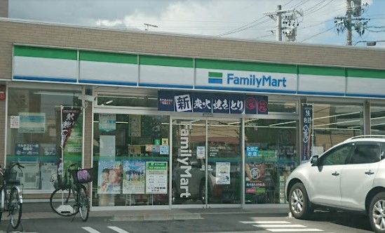 近くのコンビニまで625m（徒歩8分）