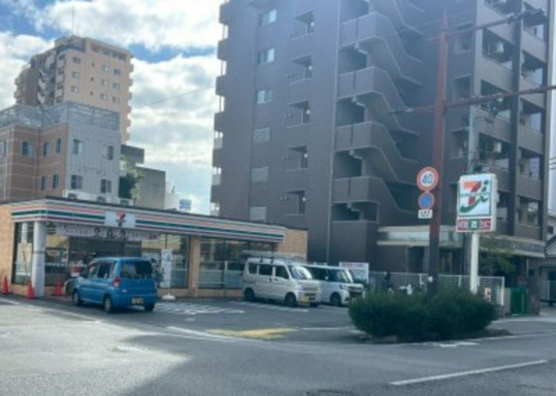 近くのセブンイレブン 松山中央郵便局前店まで889m(徒歩12分)