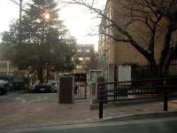 近くの神戸市立上筒井小学校まで540m（徒歩7分）