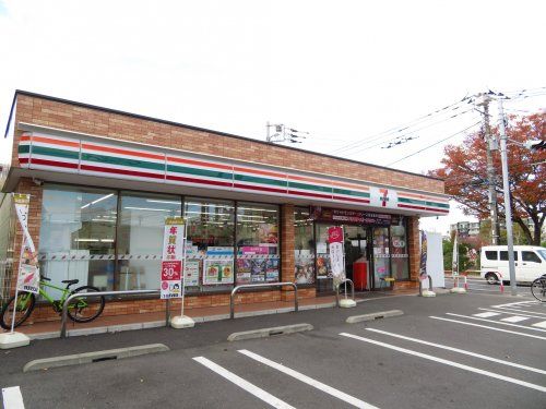近くのセブンイレブン 市川湊新田二丁目店まで186m（徒歩3分）