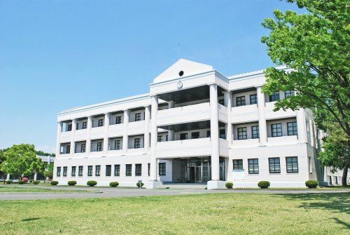 近くの私立関東学園大学まで2,175m(徒歩28分)