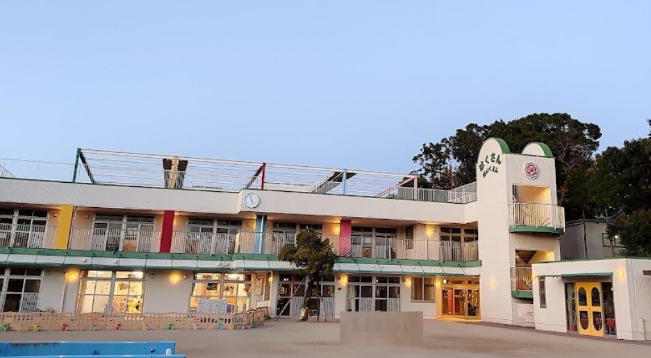 近くの白山保育園まで44m(徒歩1分)