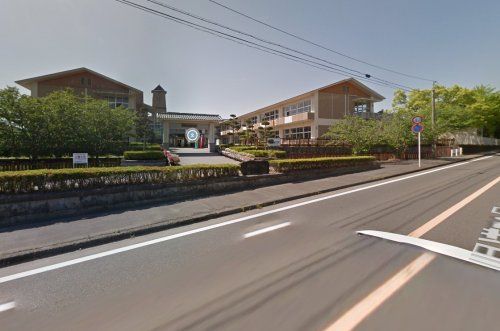 近くの鹿屋市立串良小学校まで1,530m(徒歩20分)