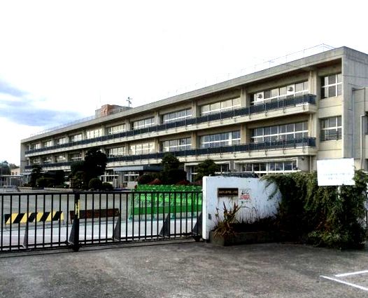 近くの高崎市立新町第二小学校まで802m(徒歩11分)