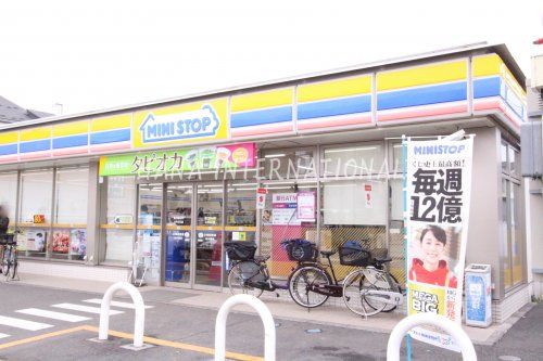 近くのミニストップ 小平小川店まで458m（徒歩6分）