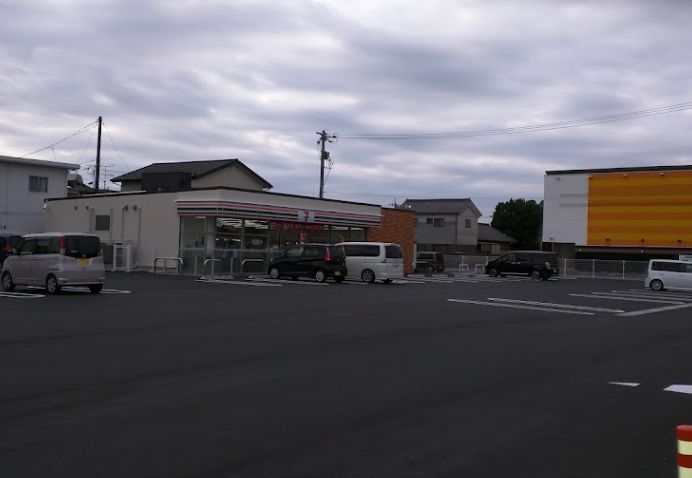 近くのセブンイレブン 倉敷神田3丁目店まで909m（徒歩12分）