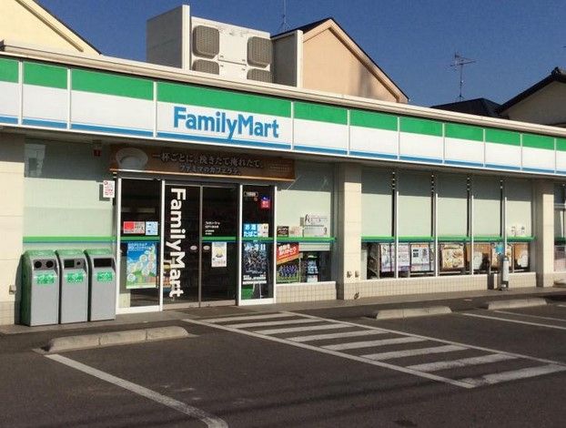 近くのファミリーマート 松戸六高台二丁目店まで882m(徒歩12分)