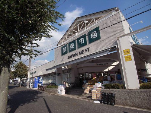 近くのジャパンミート 卸売市場 東浦和店まで720m（徒歩9分）