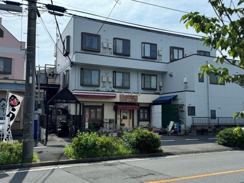 近くの地中海料理ムラーノまで1,153m（徒歩15分）