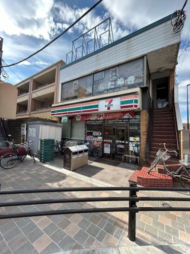 近くのセブンイレブン 小平鷹の台店まで370m(徒歩5分)