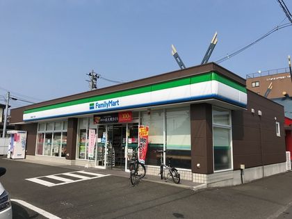 近くのファミリーマート 遠見塚二丁目店まで707m(徒歩9分)