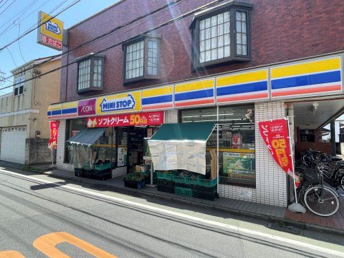 近くのミニストップ 小金井東町店まで482m（徒歩7分）