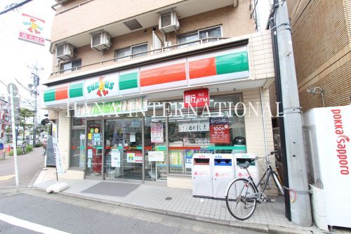 近くのコンビニまで83m（徒歩2分）