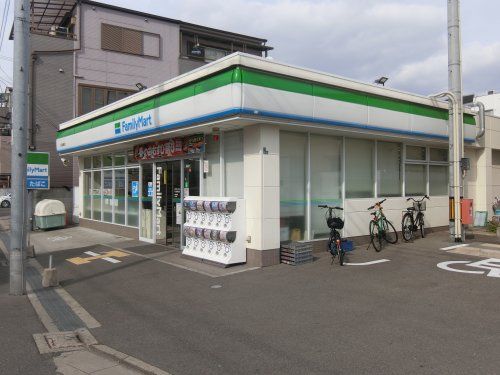近くのファミリーマート 守口高瀬町店まで428m(徒歩6分)