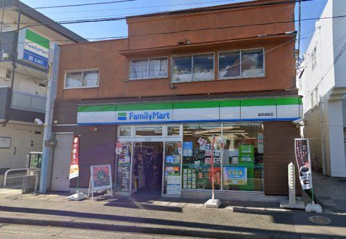 近くのファミリーマート 追浜本町店まで376m(徒歩5分)