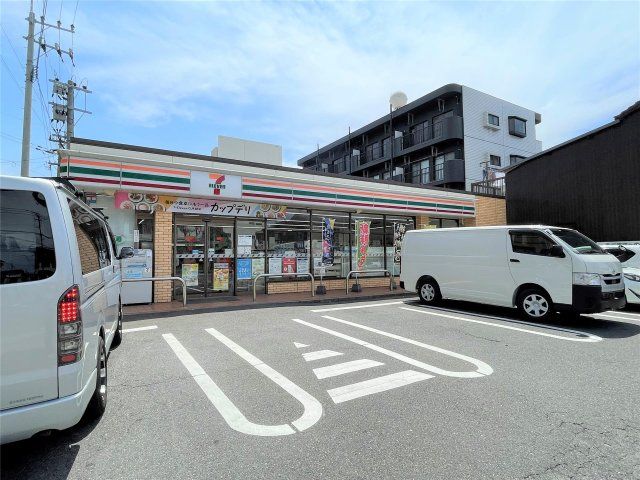 セブンイレブン若松大井戸店(800m)