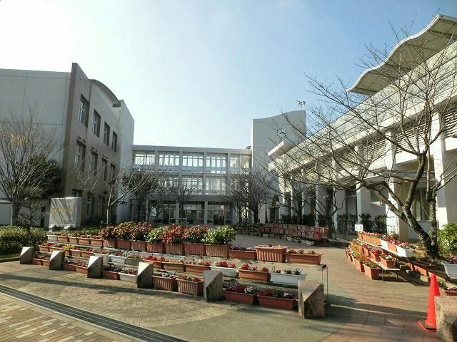 岡垣町立山田小学校(1400m)