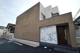 A．z．A 鶴形の外観画像