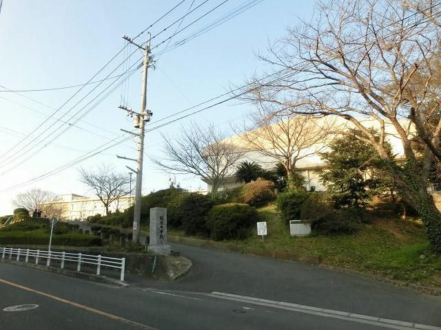 岡垣町立岡垣中学校(1490m)