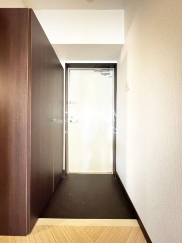 穴生小学校(700m)