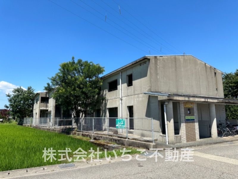 アベニール・アークの外観画像