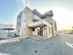 セレーナ直方II（セレーナノオガタツー）の外観画像