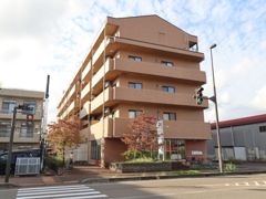 ロイヤルプレイス010の外観画像