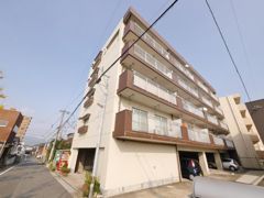 陣山ビルの外観画像