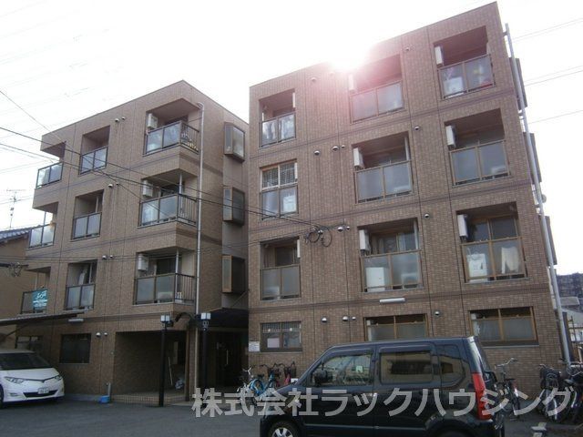 マンションデウミⅡの外観画像